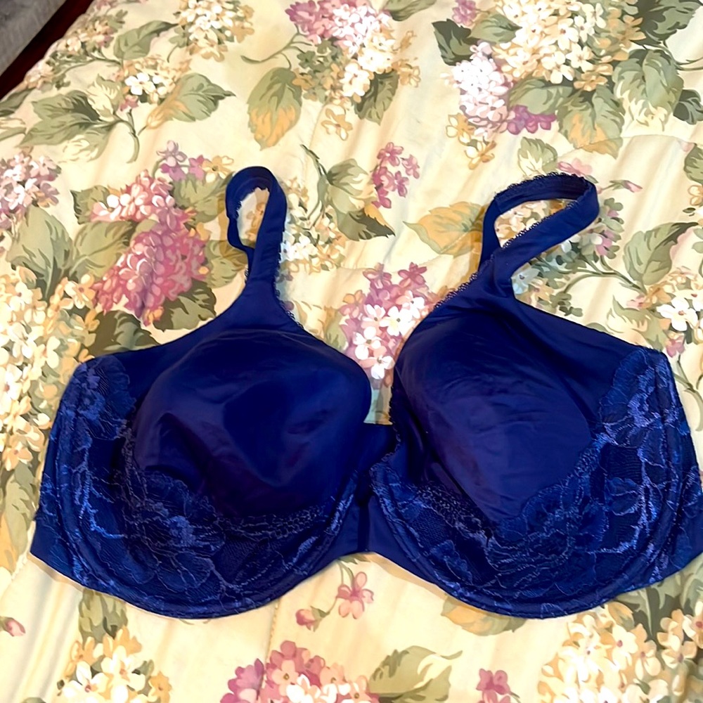 Royal blue “body by Victoria” Victoria’s Secret unlined perfect coverage 38DDD.
